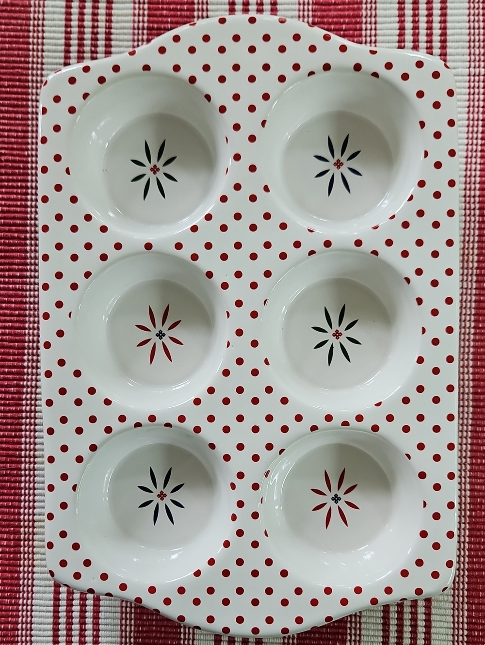 Avon Holiday Ceramic Muffin Pan White Red Polka Dot 6 Cup Cupcake Baking Dish